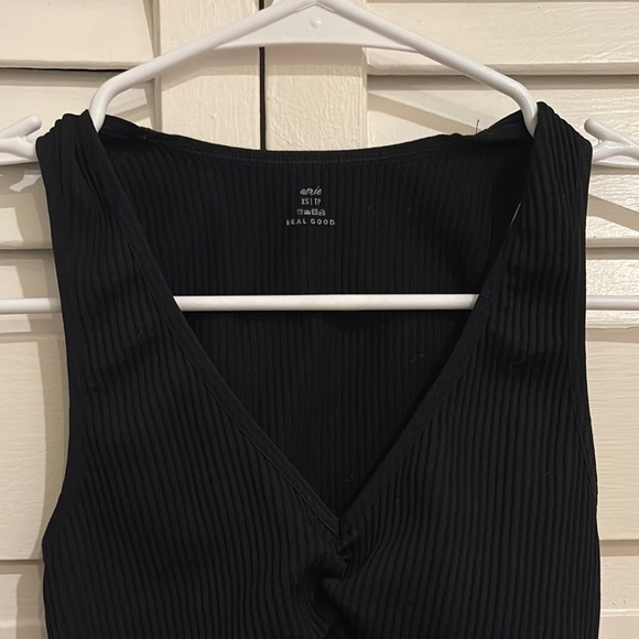 Aerie Black Ribbed V-Neck Top - Picture 3 of 8
